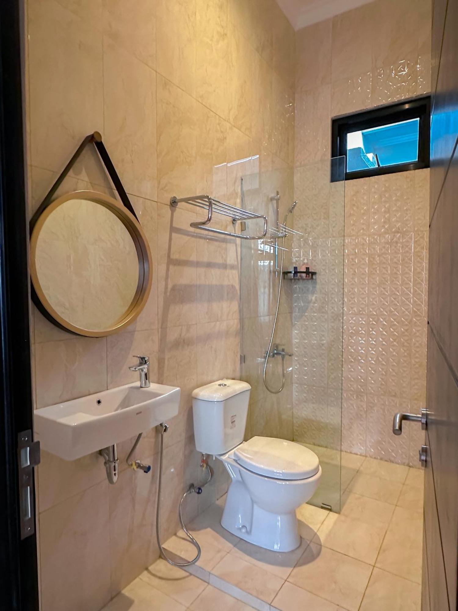 Hening Pool Residence Purwokerto Εξωτερικό φωτογραφία
